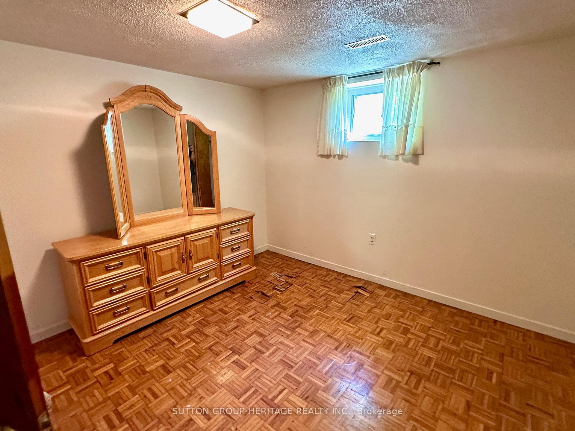 bsmt bedroom