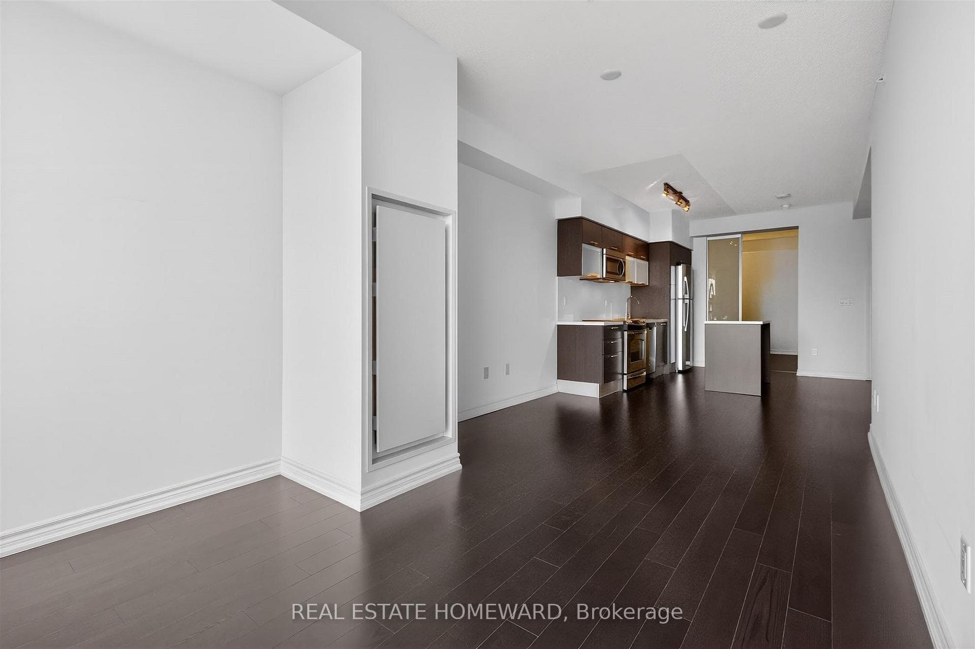 386 Yonge Street Unit 5208 photo 10