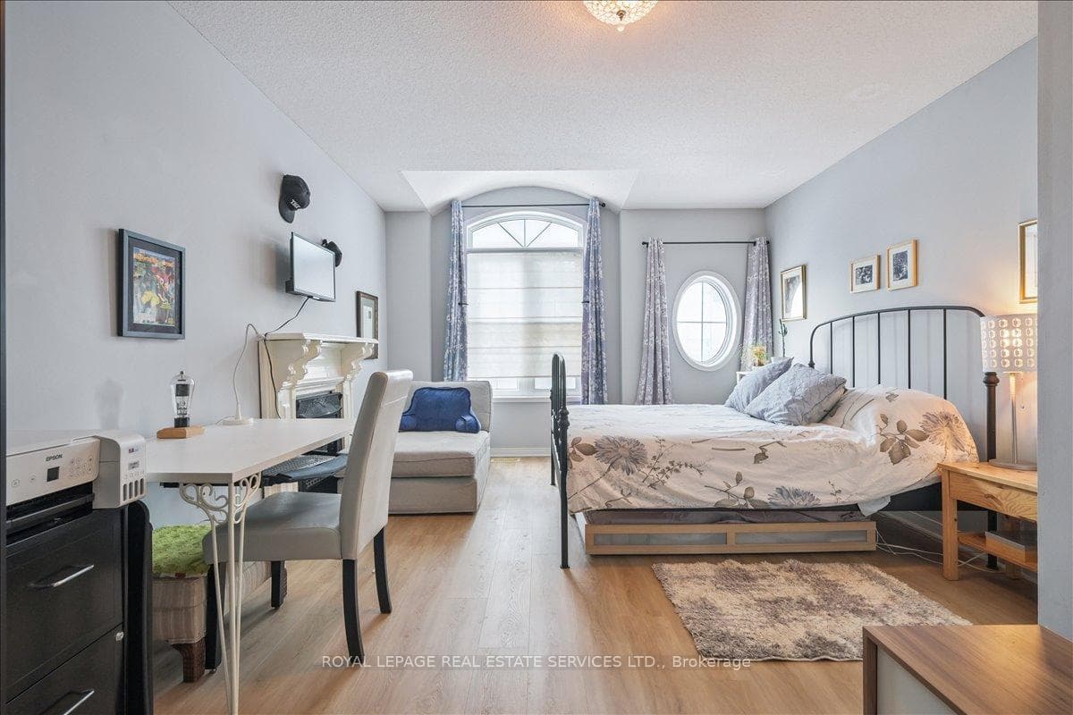 101 The Queensway N/A Unit TH2 photo 14