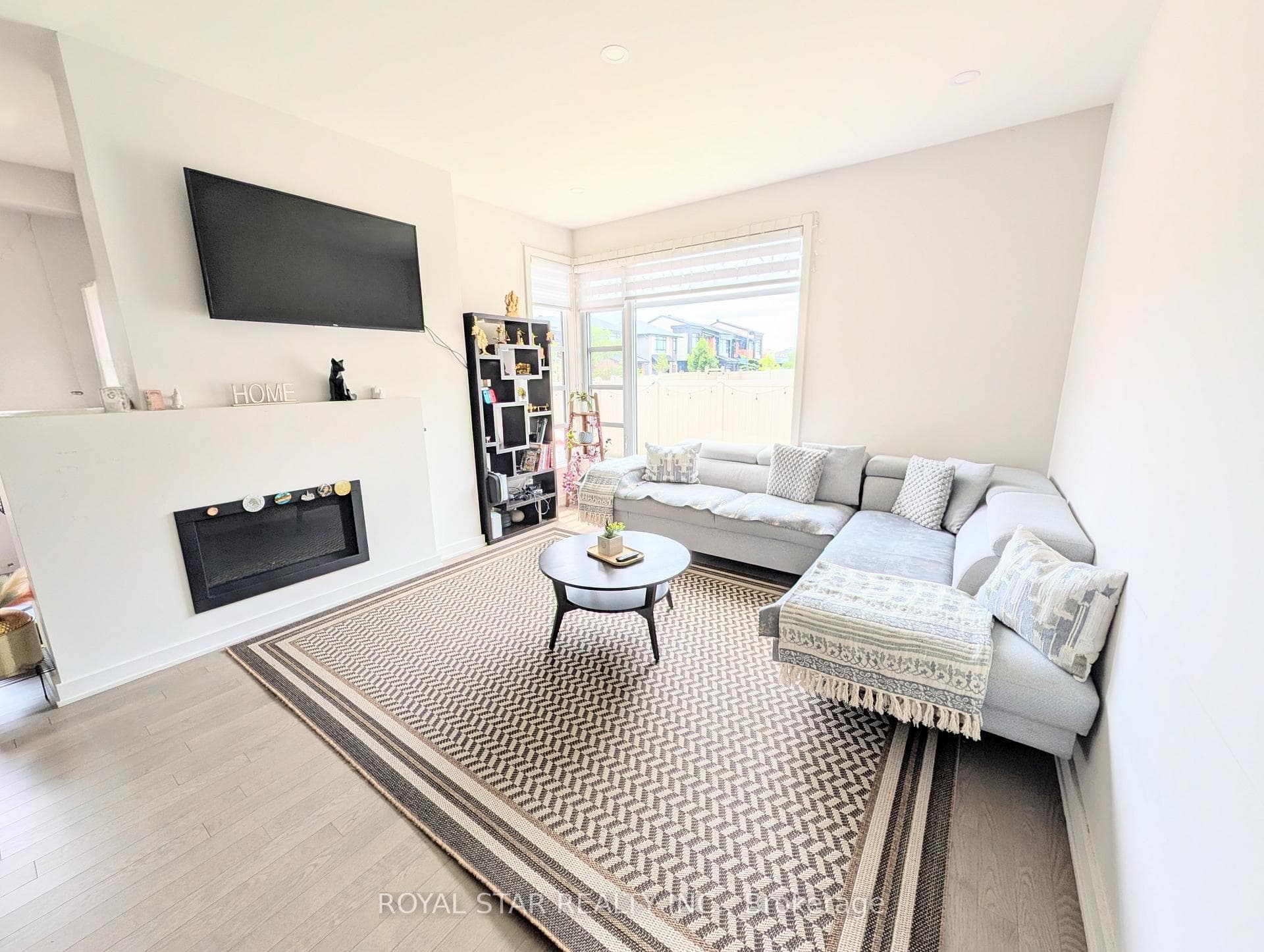 201 Pisces Terrace photo 8