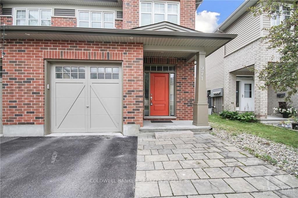 971 BUNCHBERRY Way photo 2