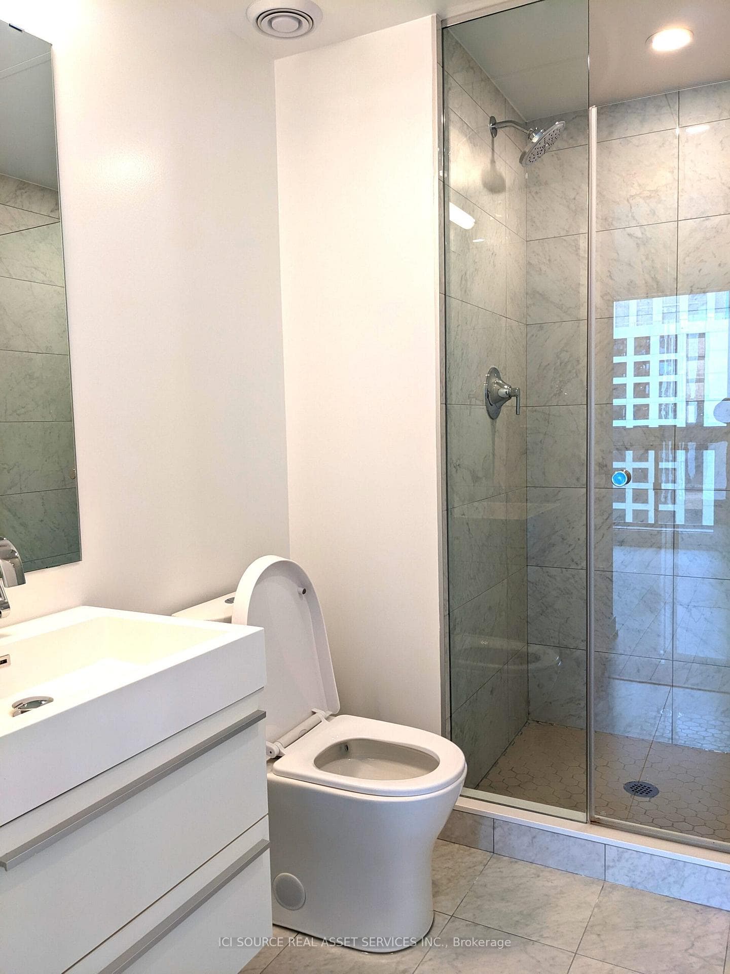 39 Roehampton Avenue Unit 3210 photo 12