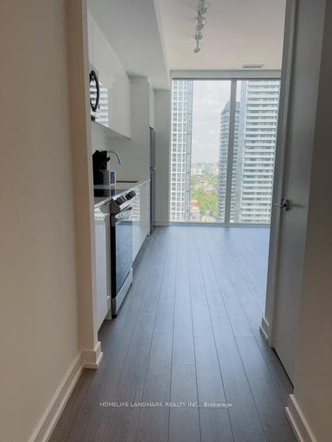357 King Street Unit 2403 photo 5