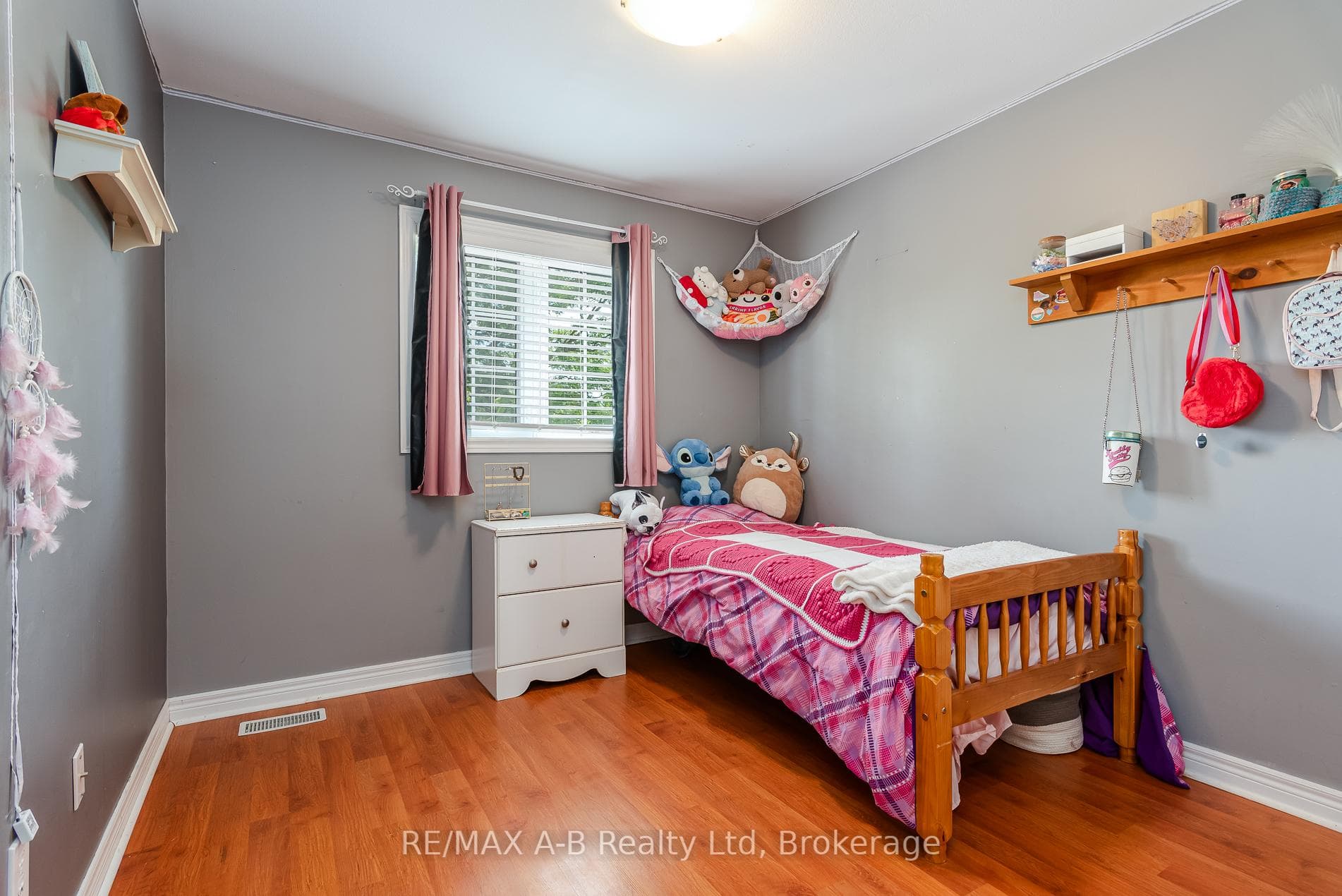 108 Walsh Crescent photo 38