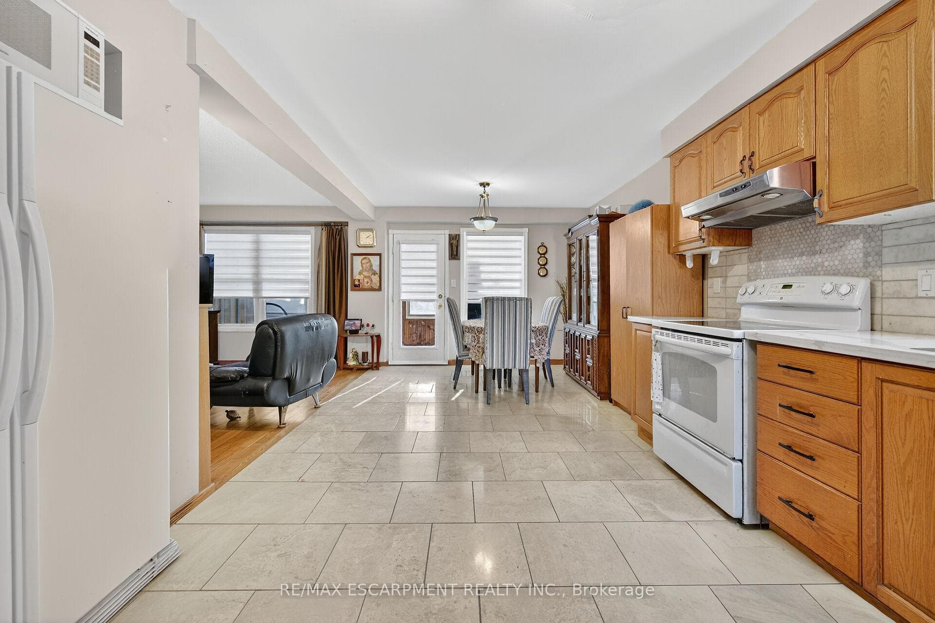 36 Cluny Avenue photo 7