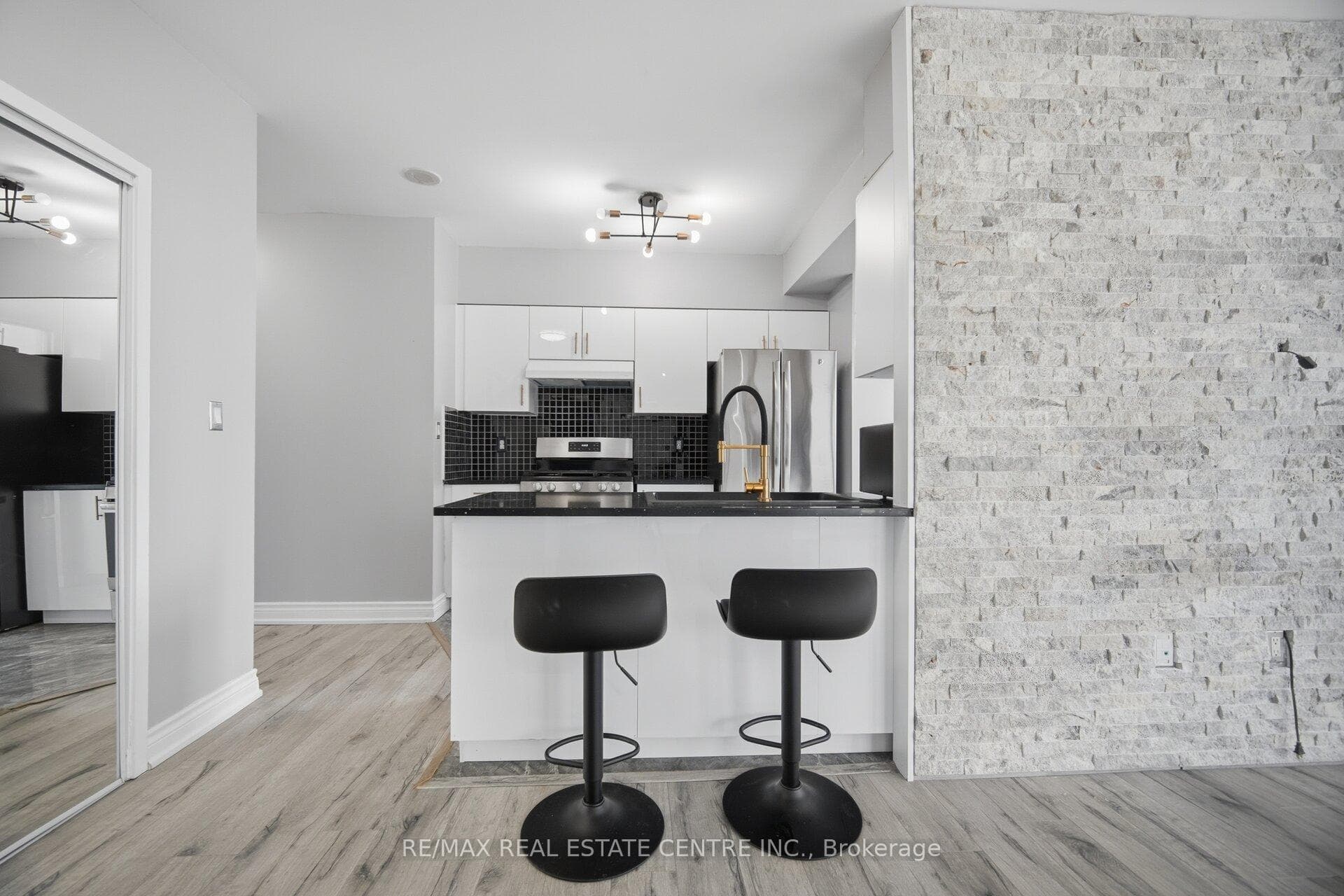 35 Mariner Terrace Unit 3306 photo 12