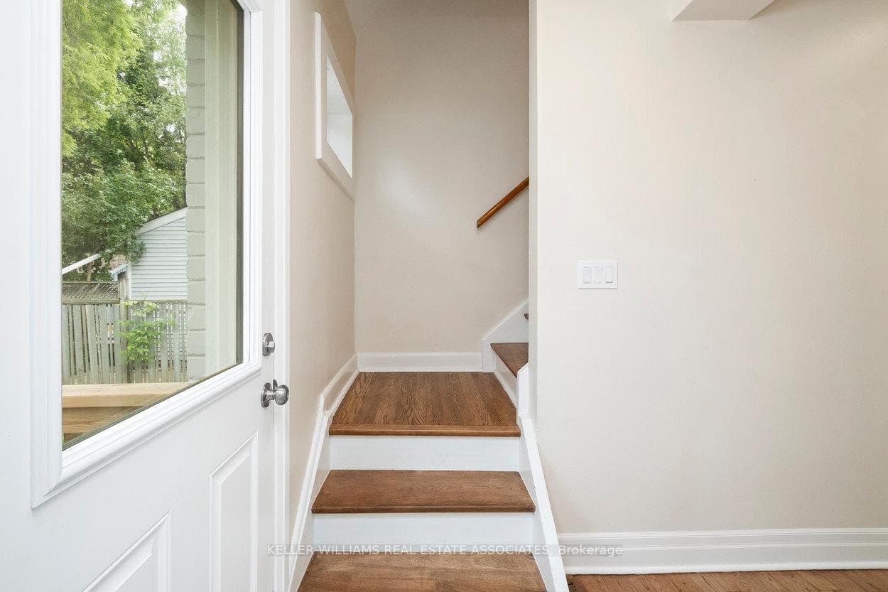 10 Joseph Street photo 19