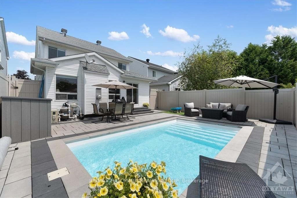 996 SHEENBORO Crescent photo 28