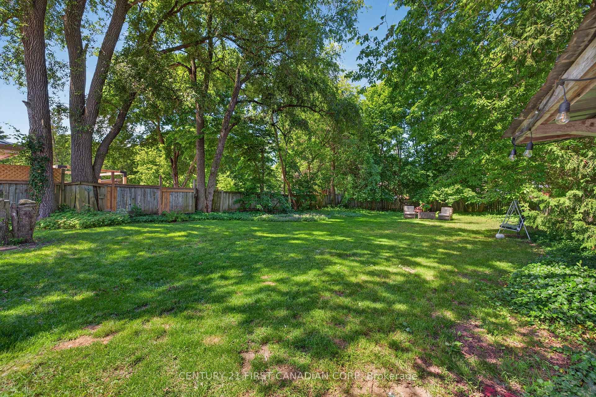 297 Stephen Street photo 35