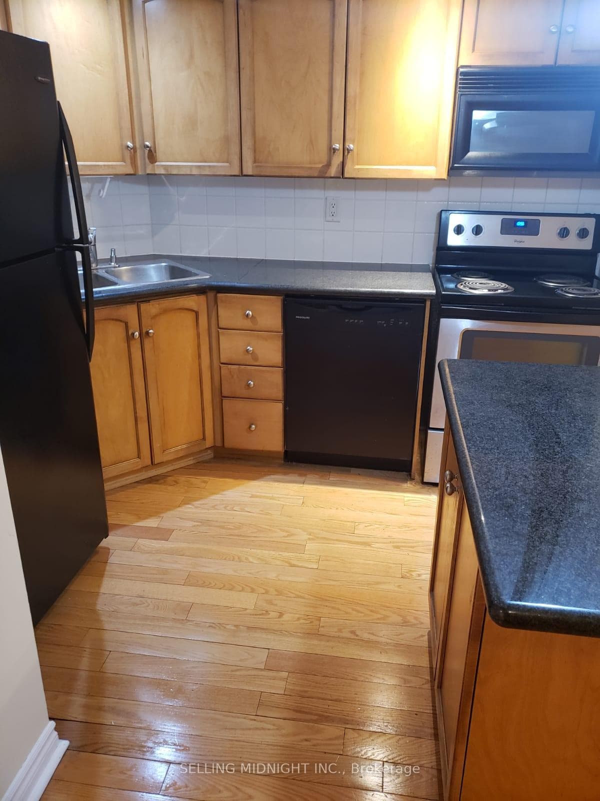 270 Wellington Street Unit 502 photo 5