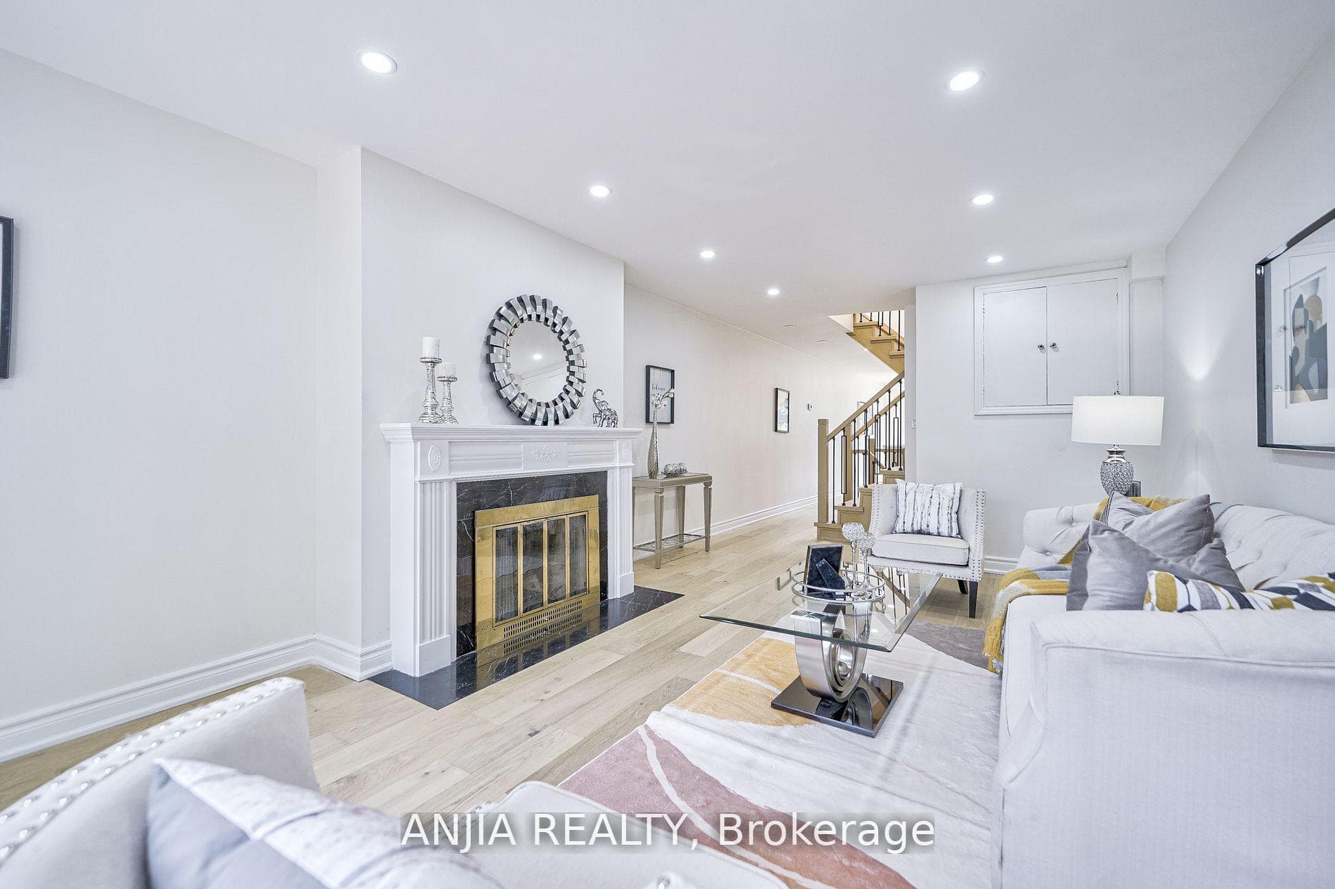 322 Hillsdale Avenue photo 4
