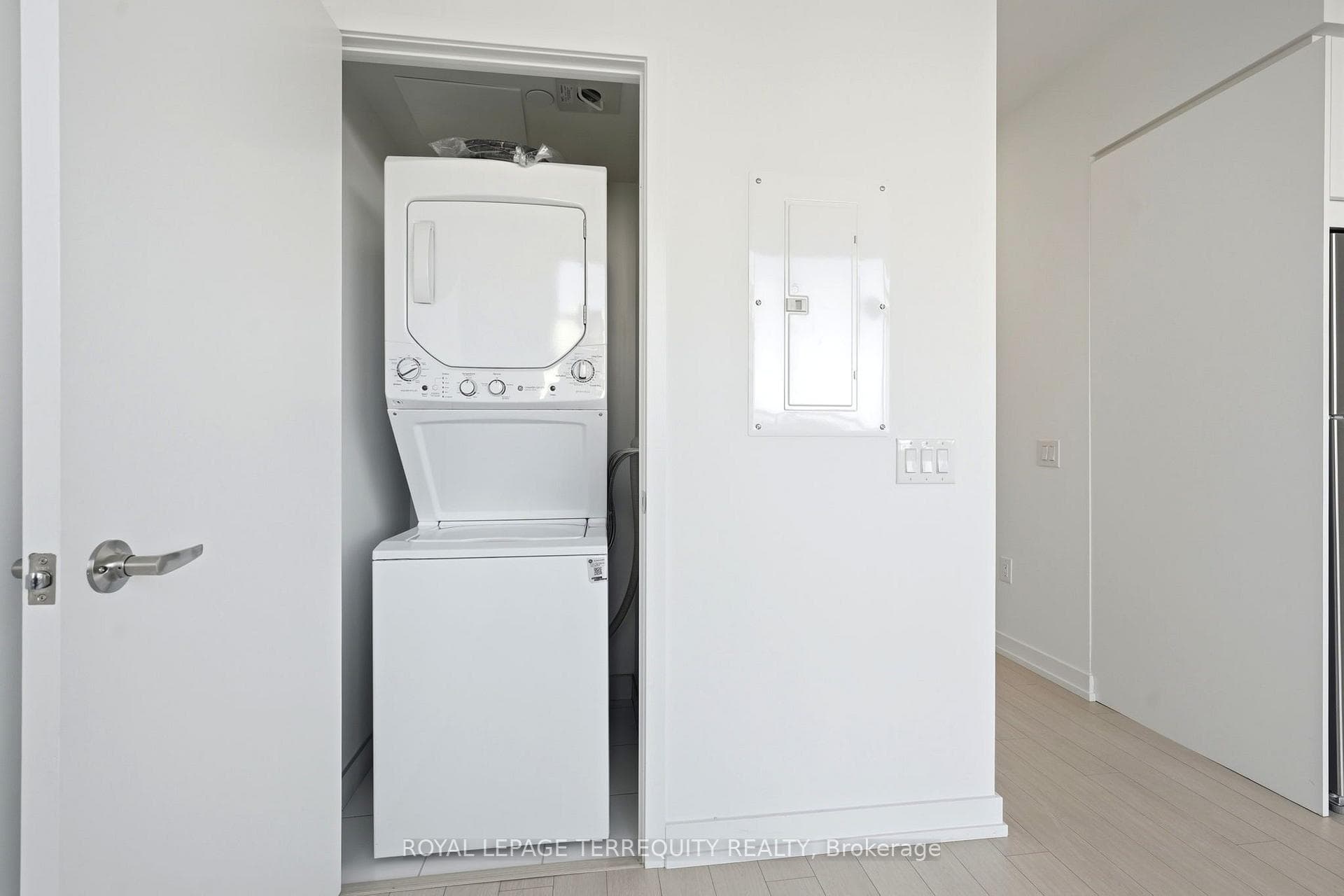 4010 Eglinton Avenue Unit 712 photo 12