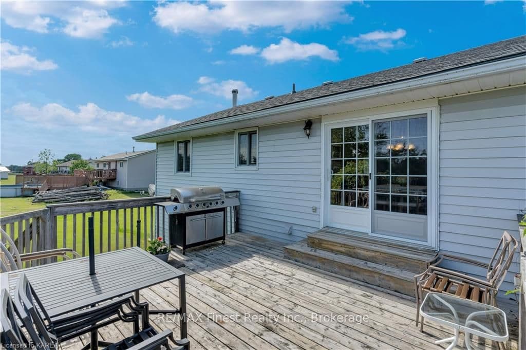 34 HAMBLY Street photo 32