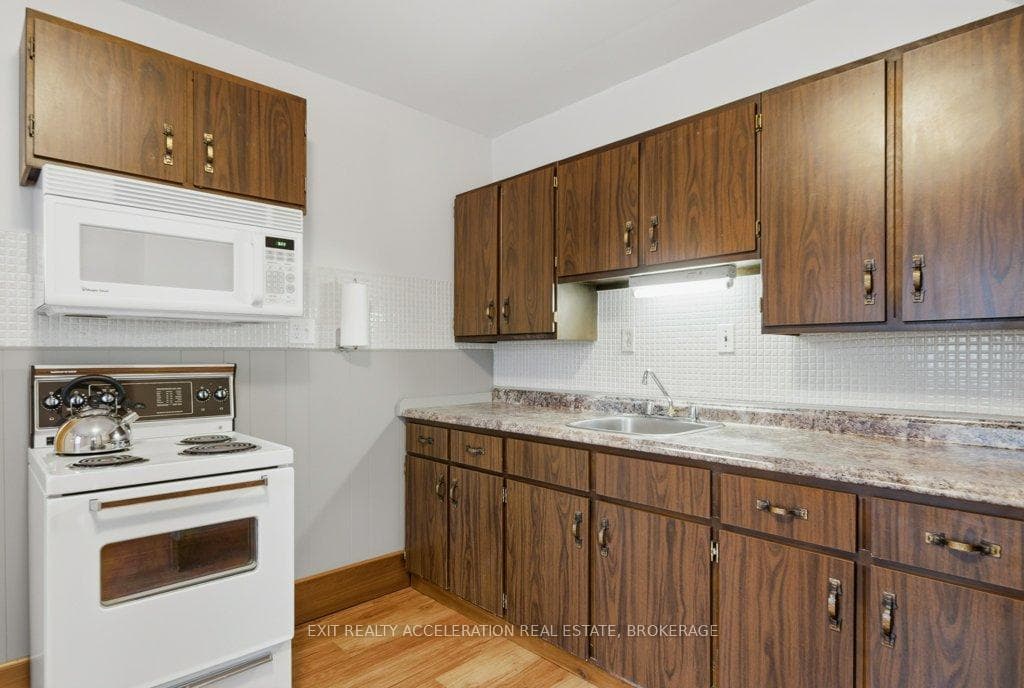 236 East Street photo 16