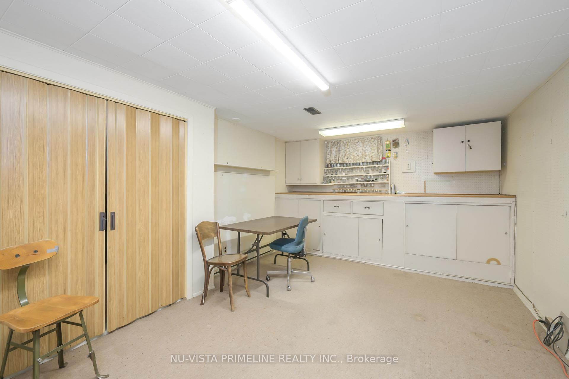 55 Maxwell Crescent photo 38