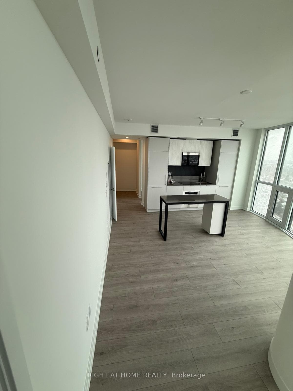 1 Fairview Road Unit 1811 photo 3
