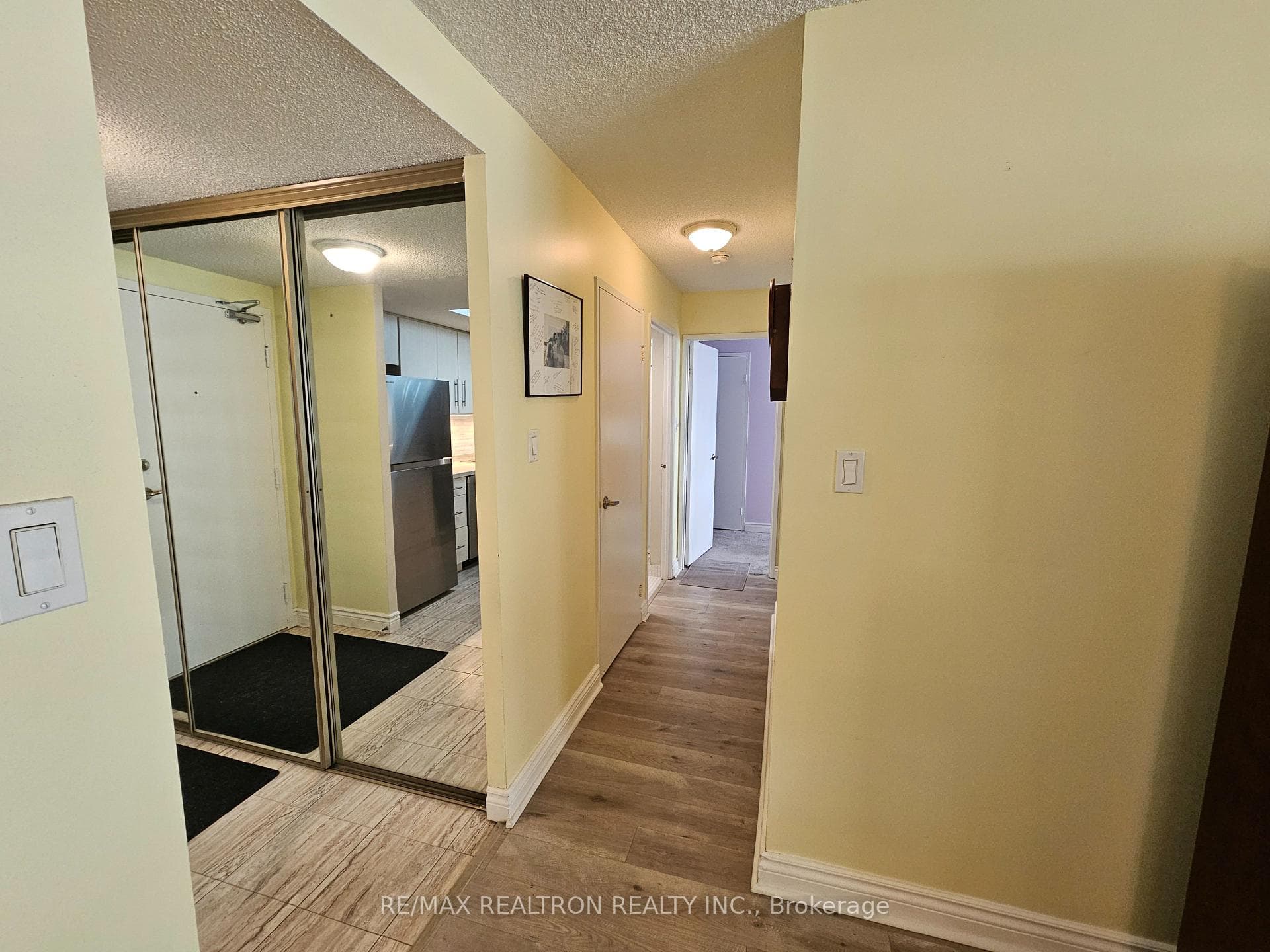 20 Dean Park Road Unit 817 photo 25
