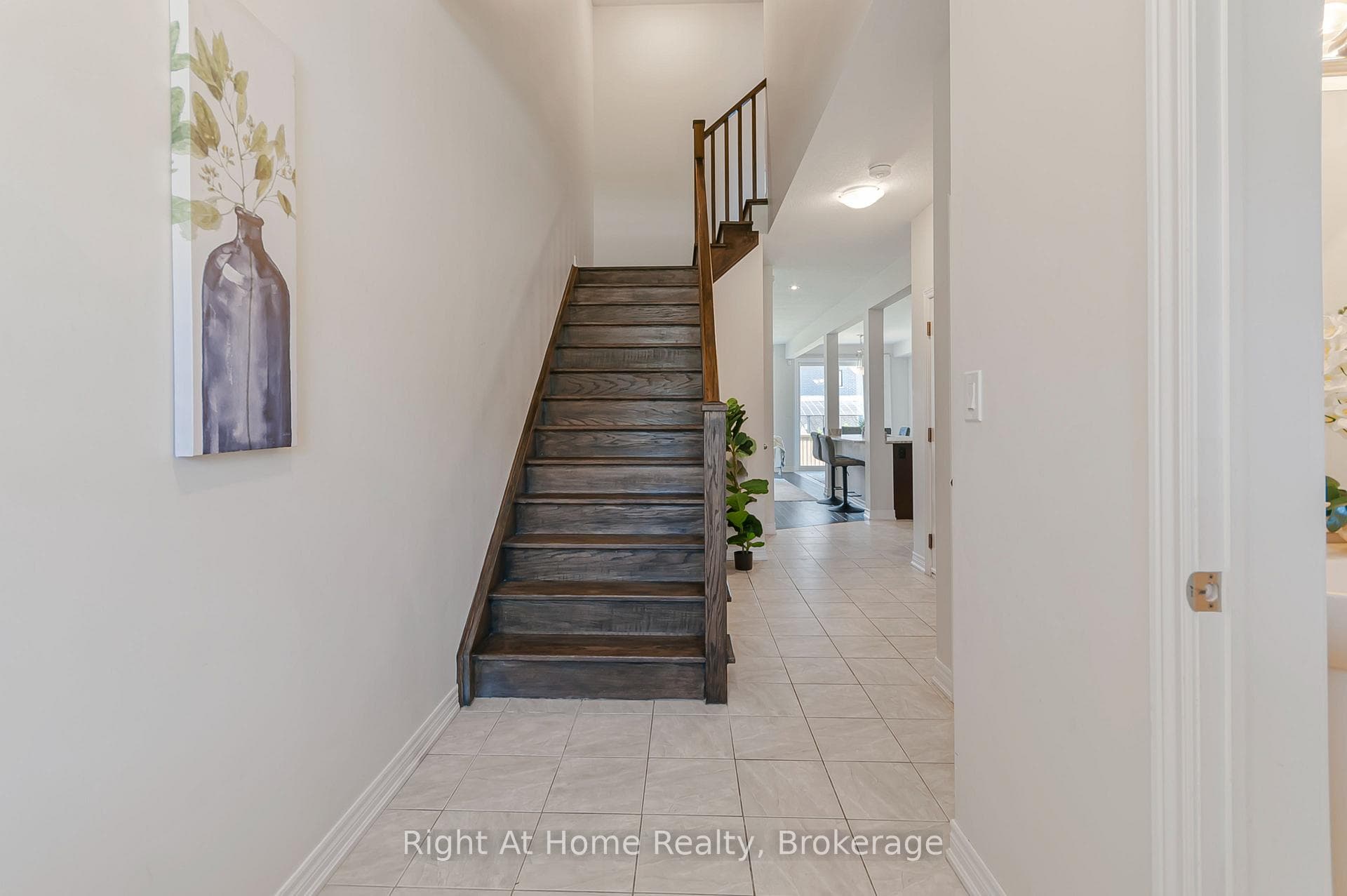 Welcoming and bright foyer