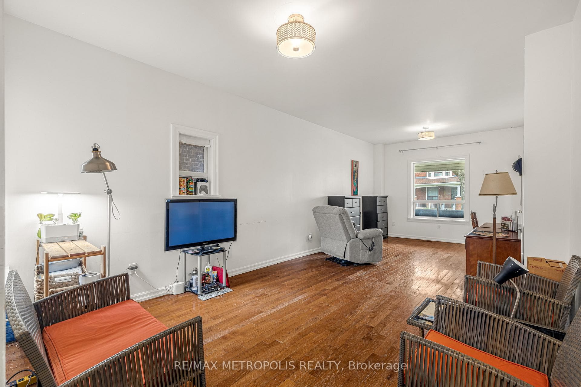 489 St Clarens Avenue Unit Main photo 10