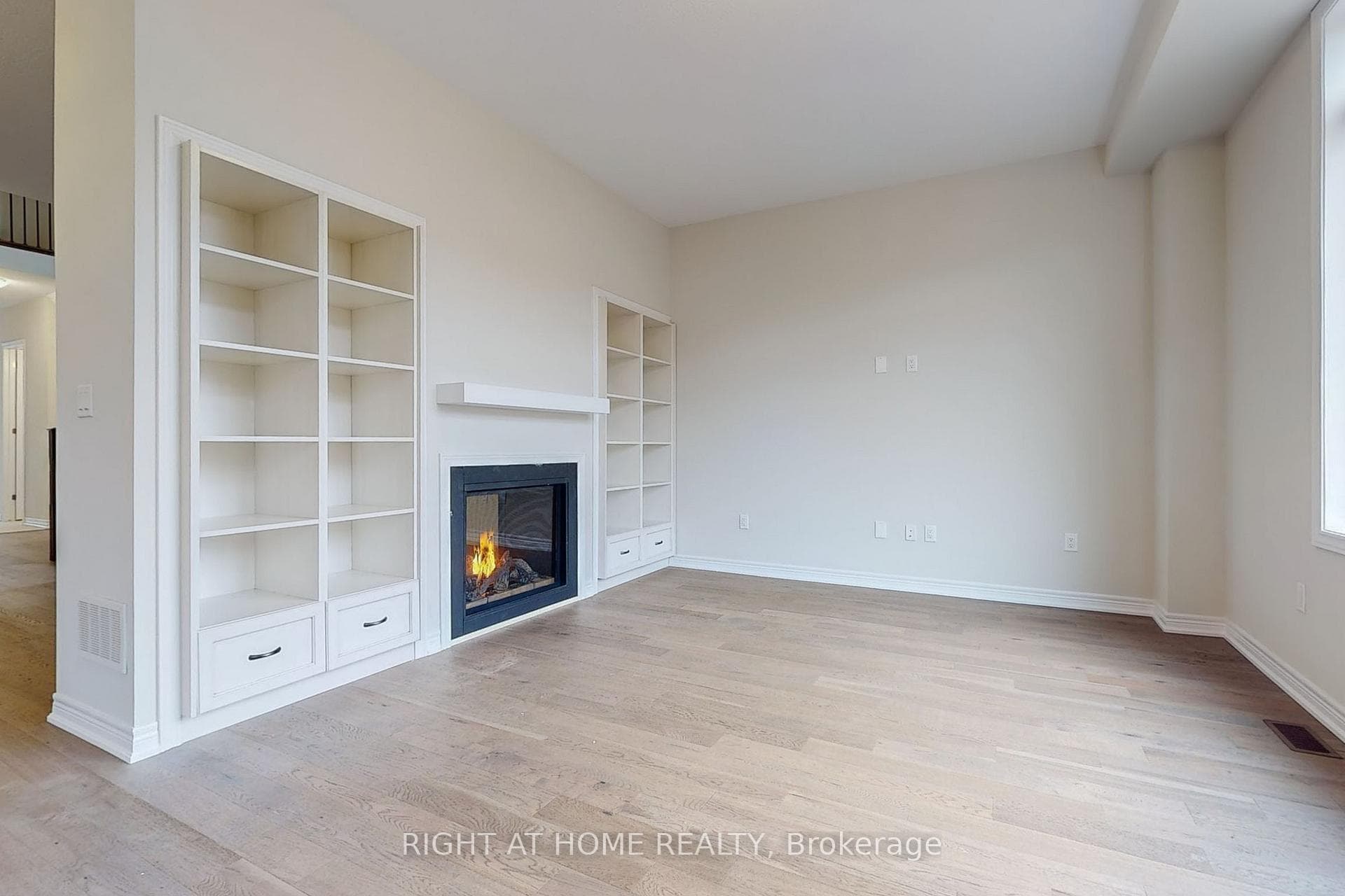 91 Starfire Crescent photo 7