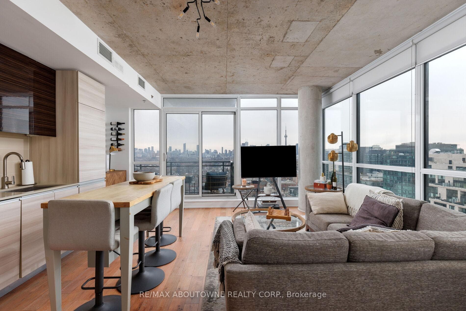 20 Minowan Miikan Lane Unit 1804 photo 1