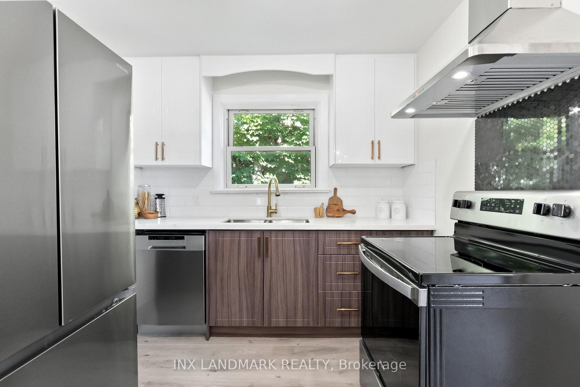 484 Miller Avenue photo 4