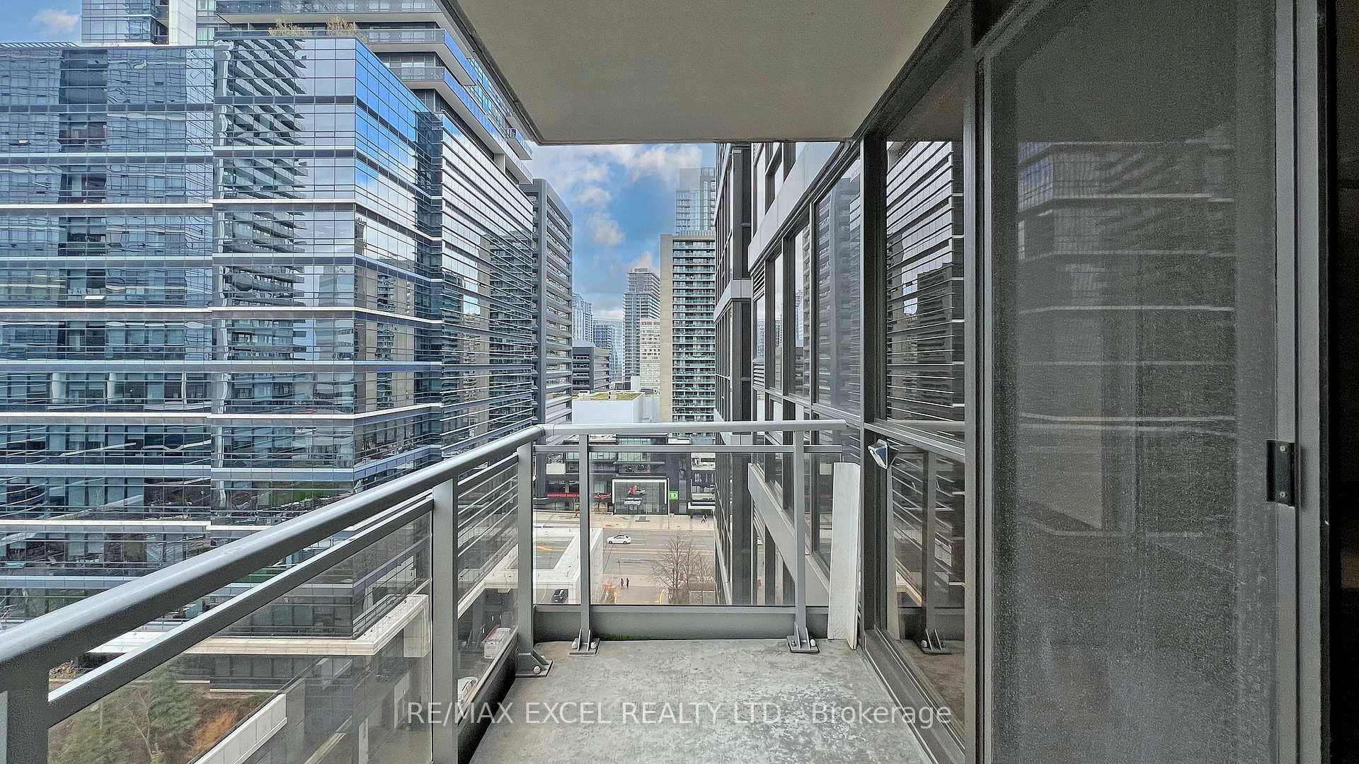23 Sheppard Avenue Unit 1402 photo 31