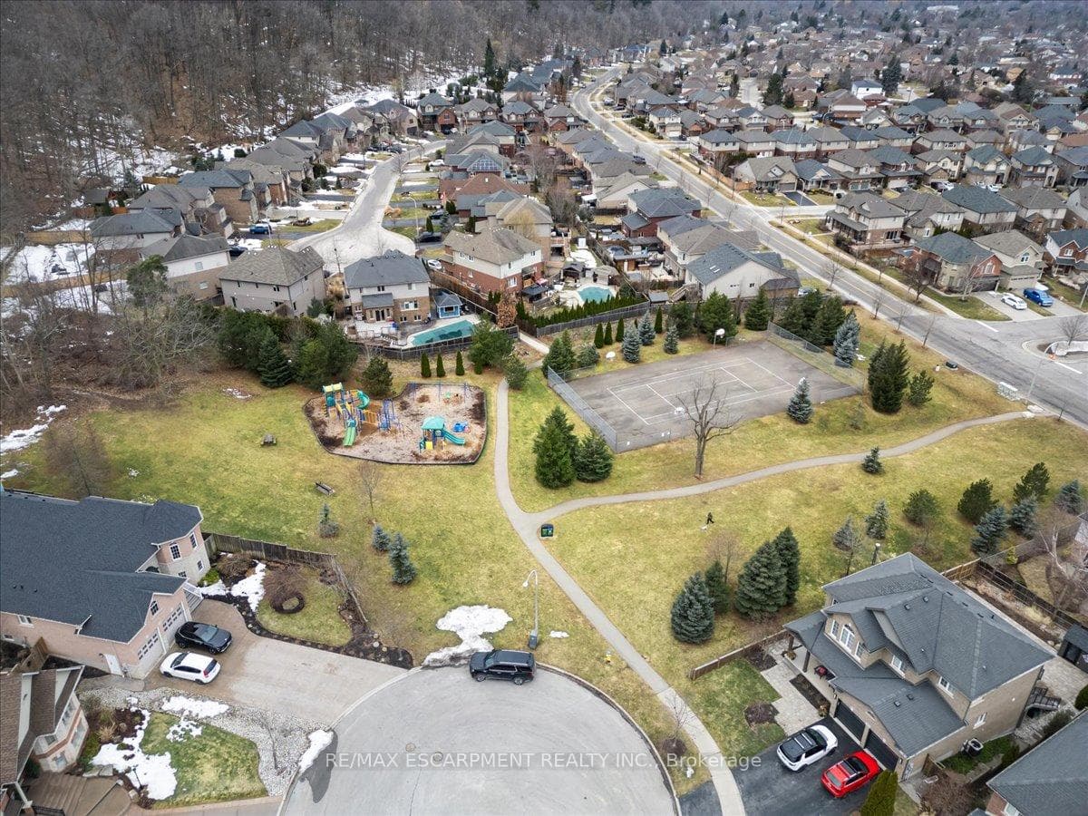 38 Bell Avenue photo 35