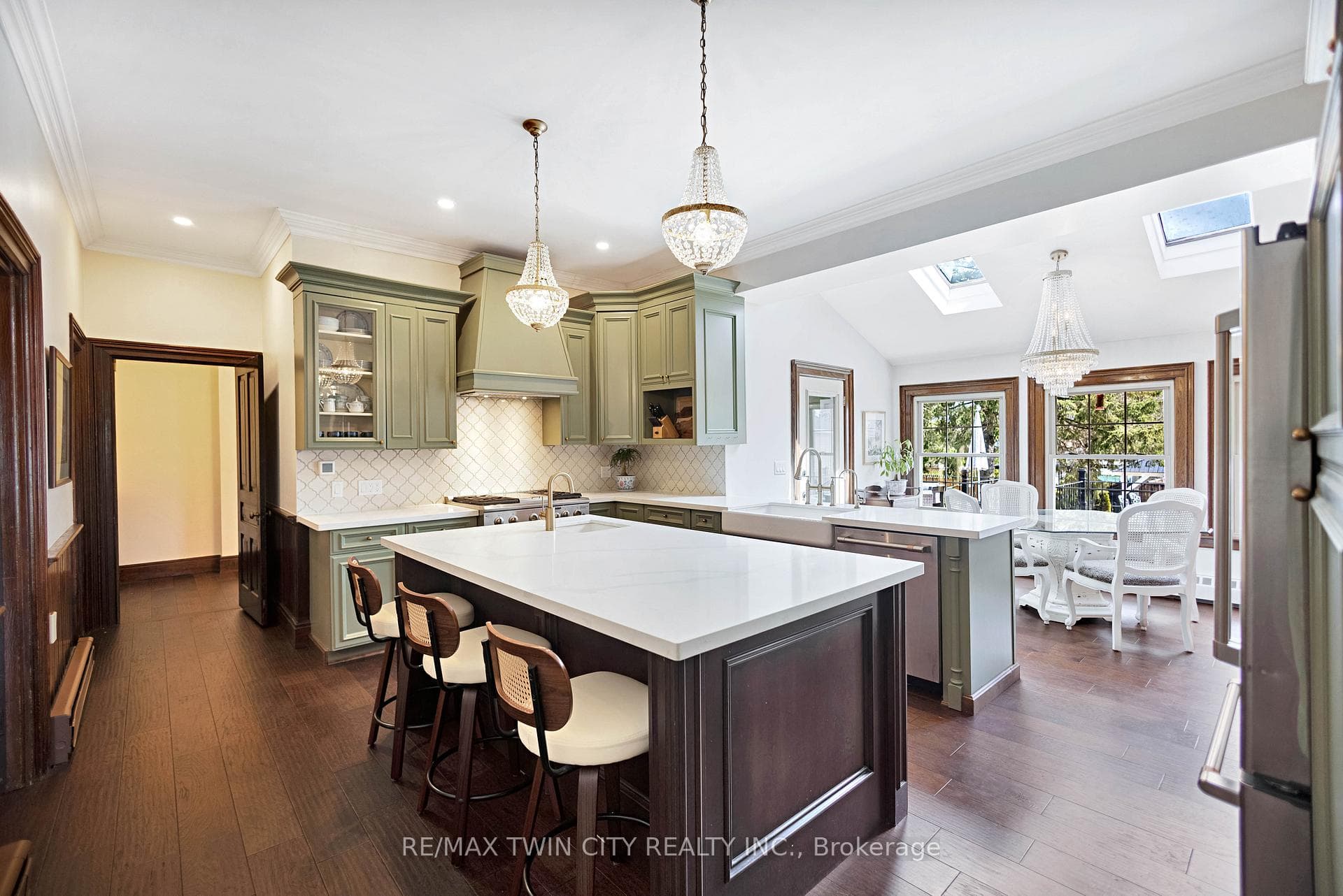 651 West Street photo 11