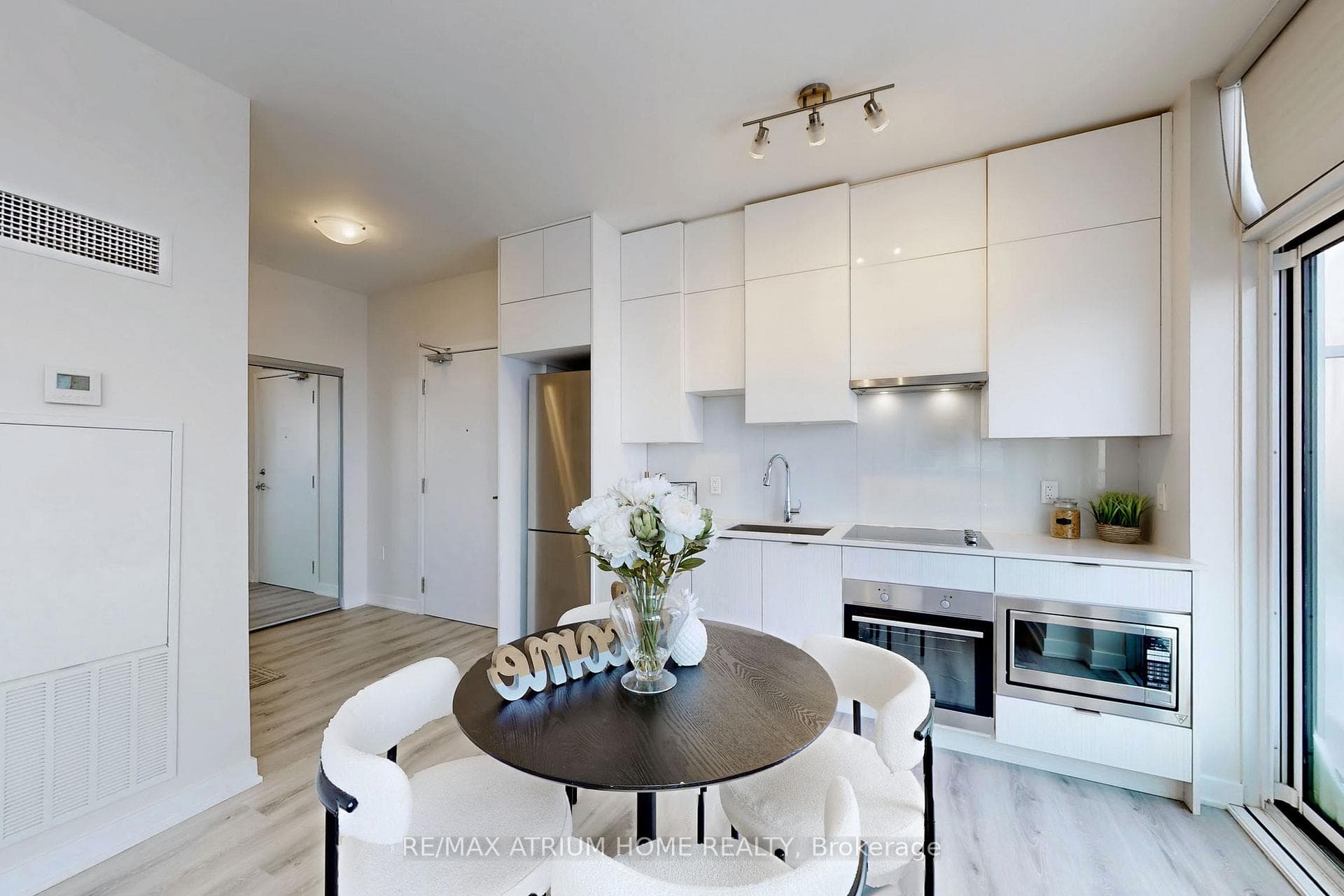 99 Broadway Avenue Unit PH10 photo 12