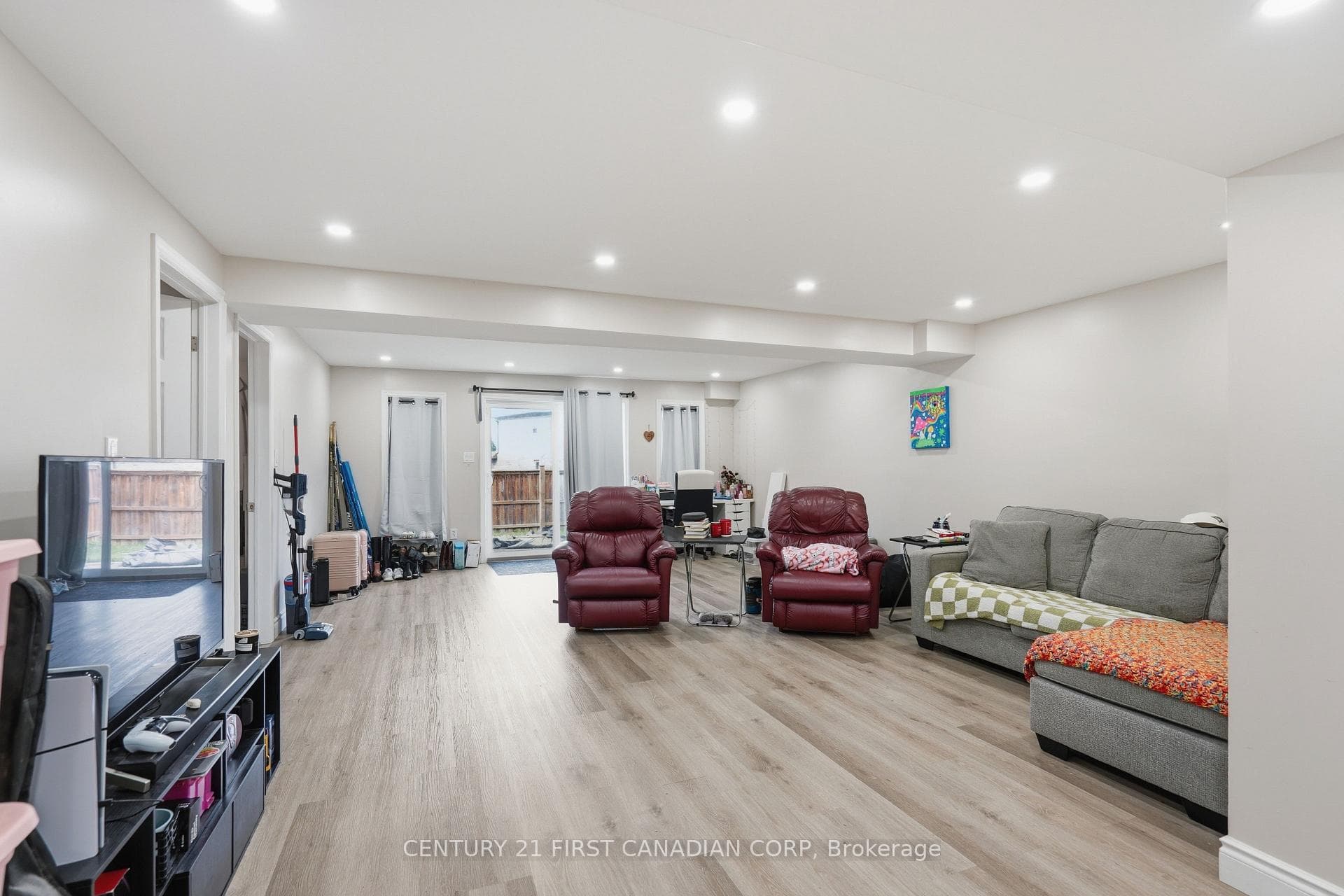 2608 Holbrook Drive photo 32
