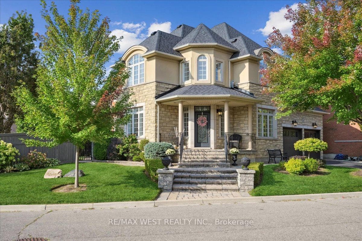 3 Billancourt Crescent photo 1