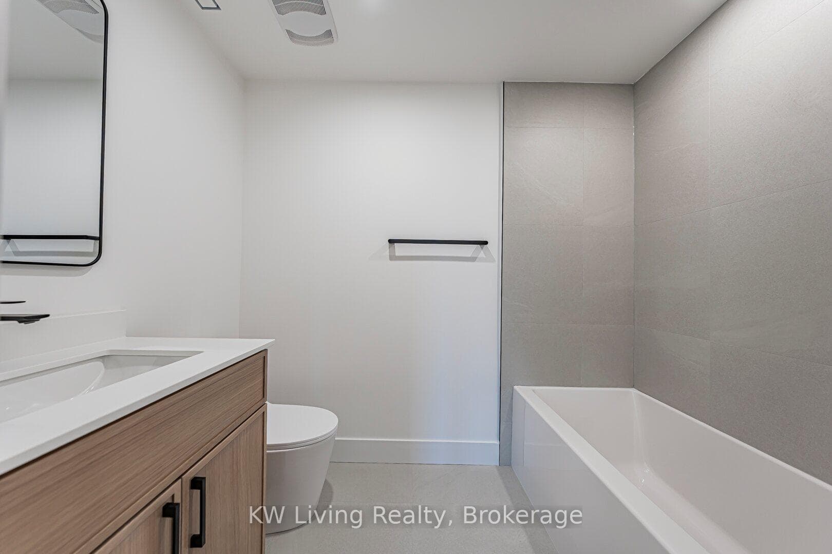 14 Holmesdale Road Unit 201 photo 24