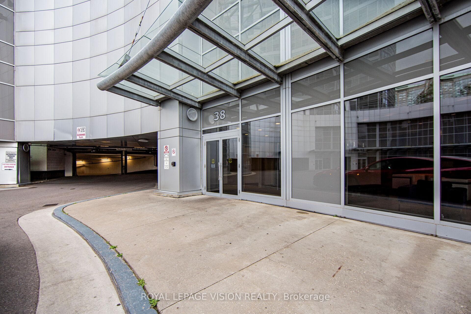38 Lee Centre Drive Unit 1515 photo 3