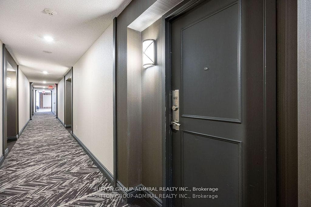 11 Townsgate Drive Unit 602 photo 30