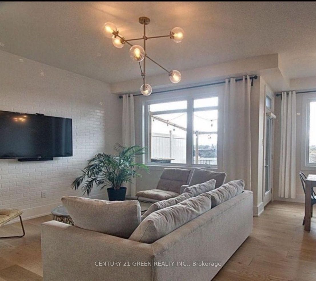 380 Aphelion Crescent photo 8