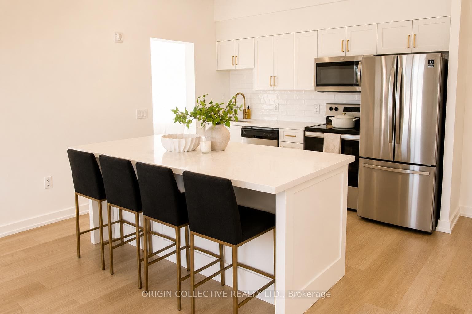 430 Essa Road Unit 206 photo 1