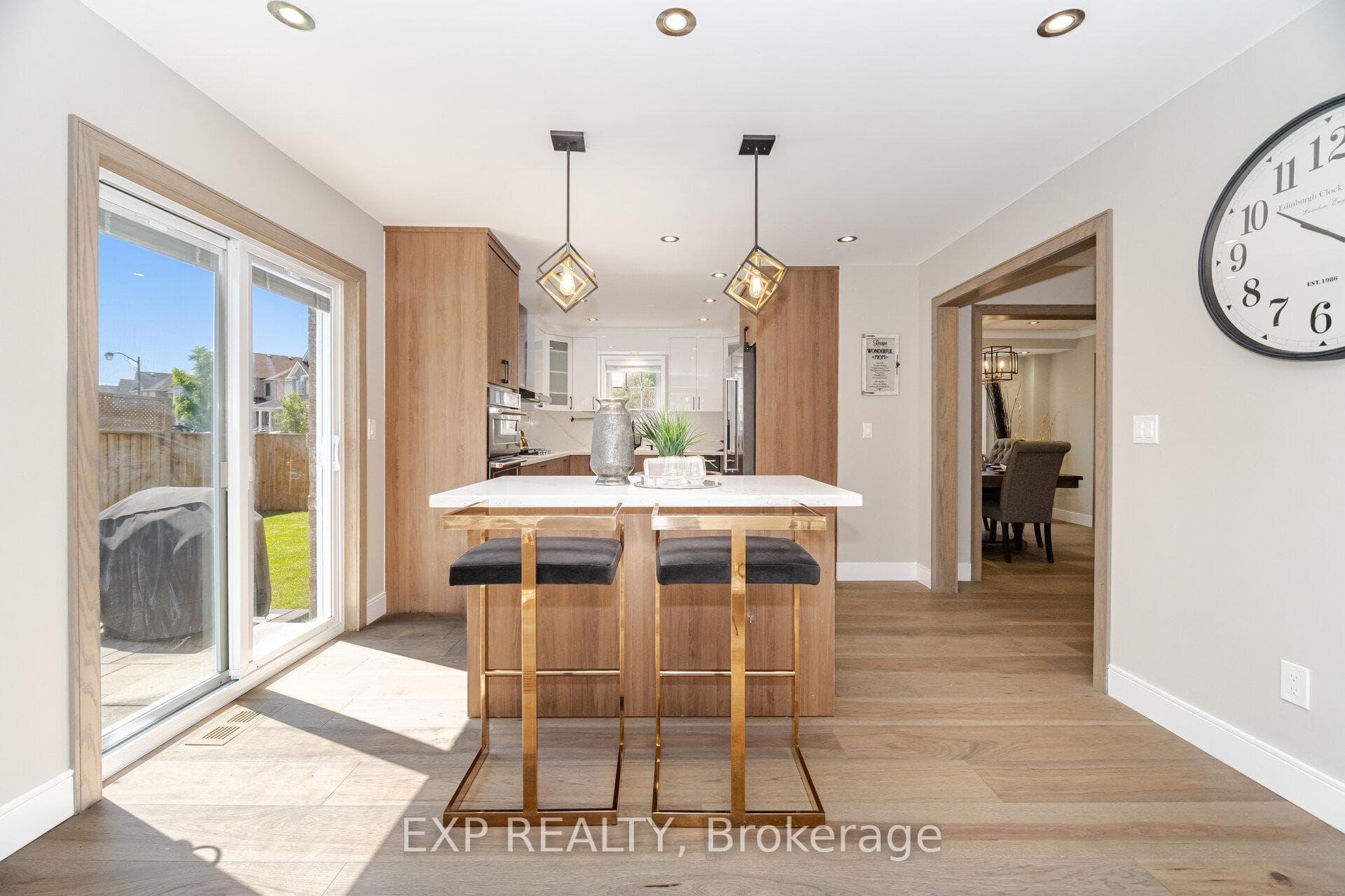 160 DIXON Drive photo 17