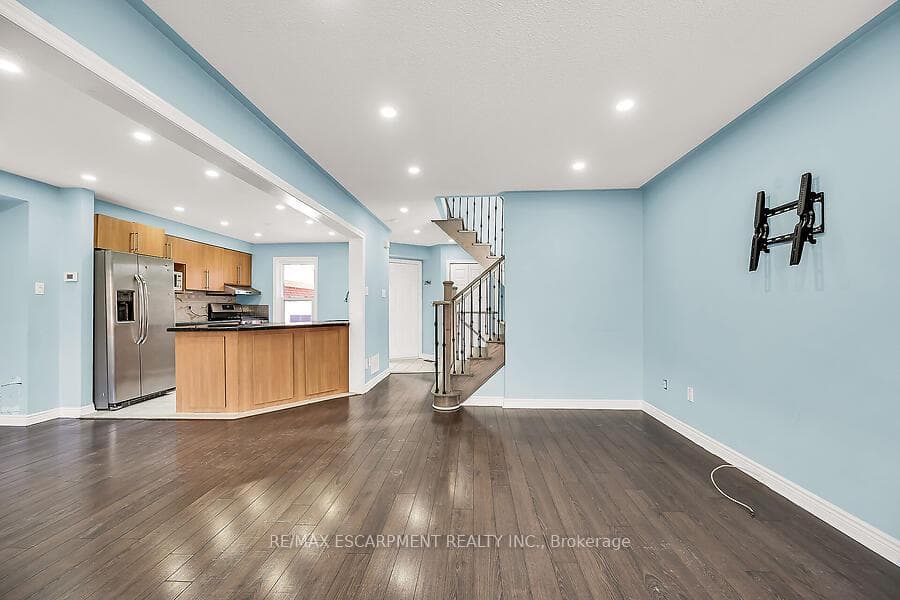 39 Blue Spruce Street photo 17