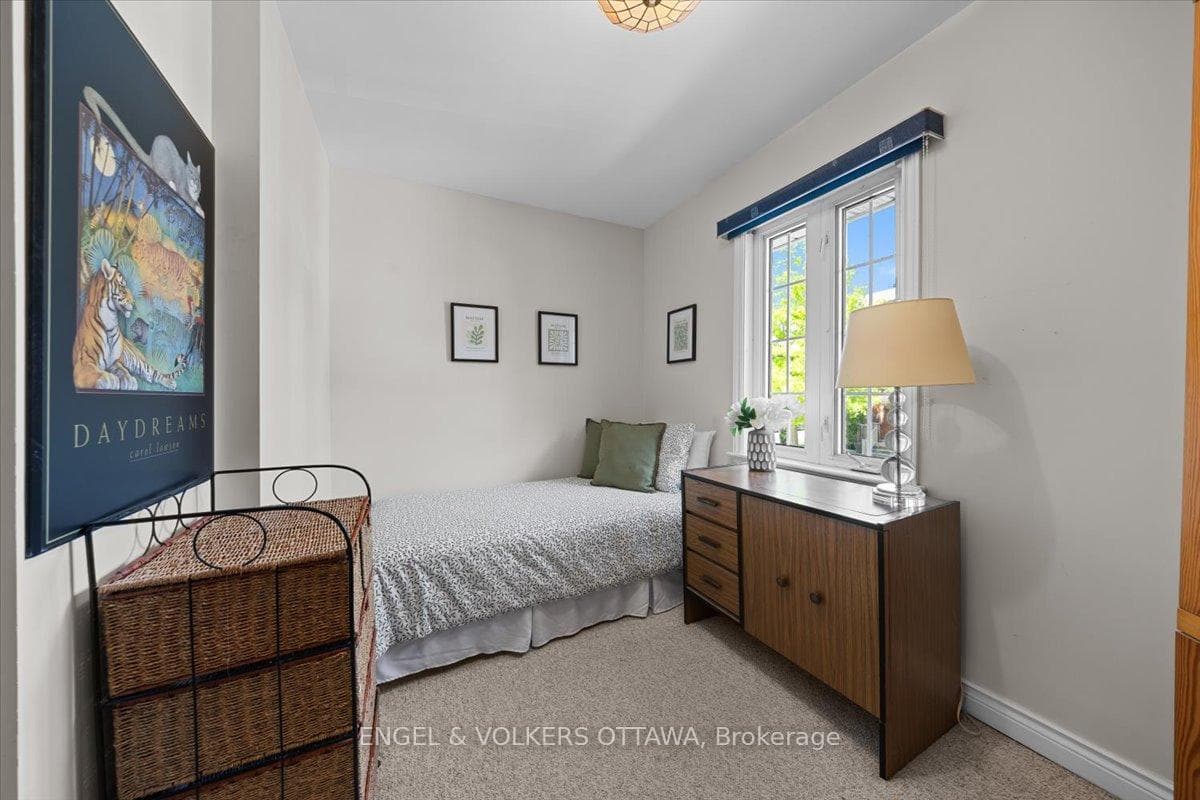 4 Allan Place photo 22