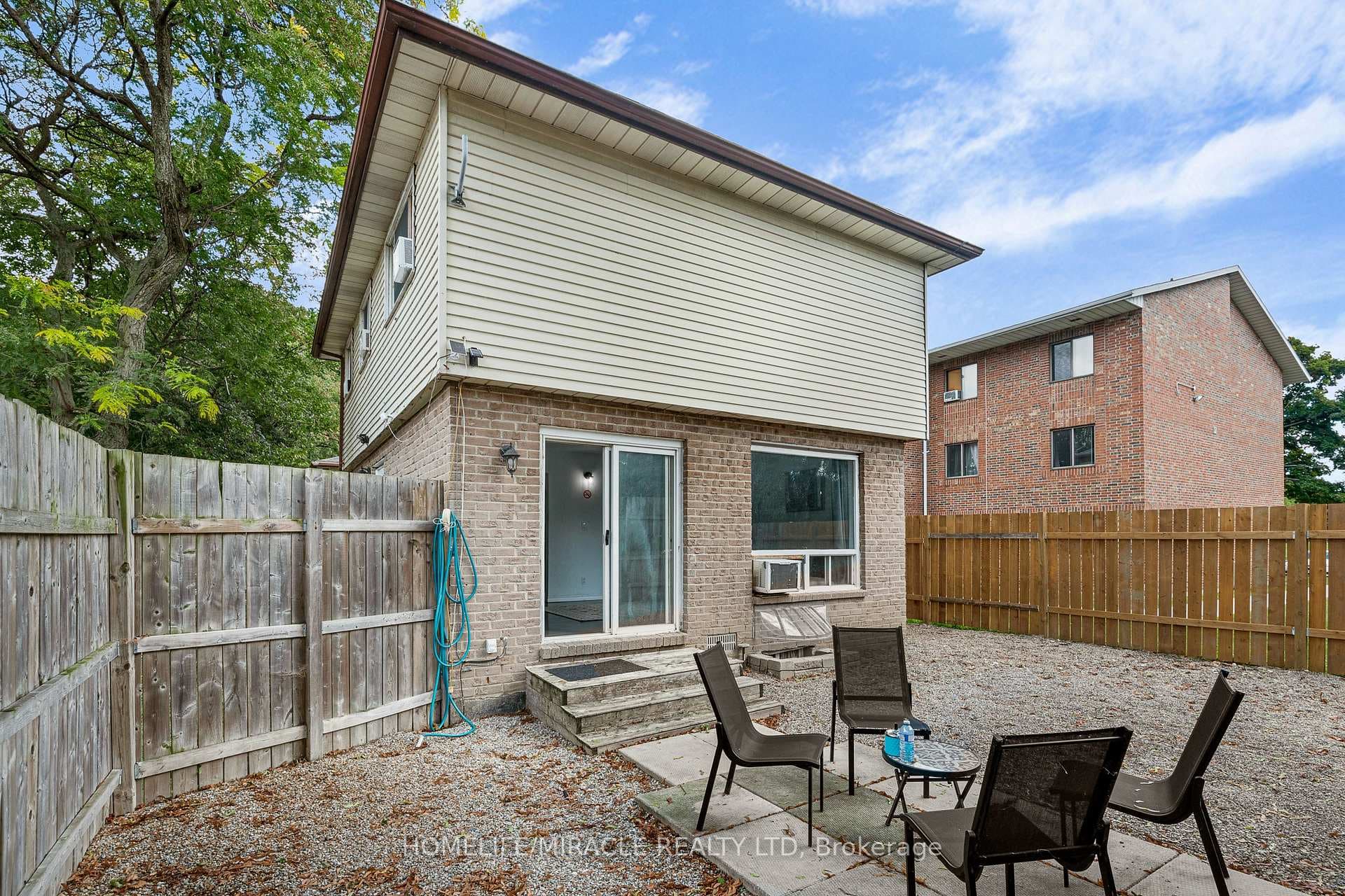 1180 Heathfield Court photo 20
