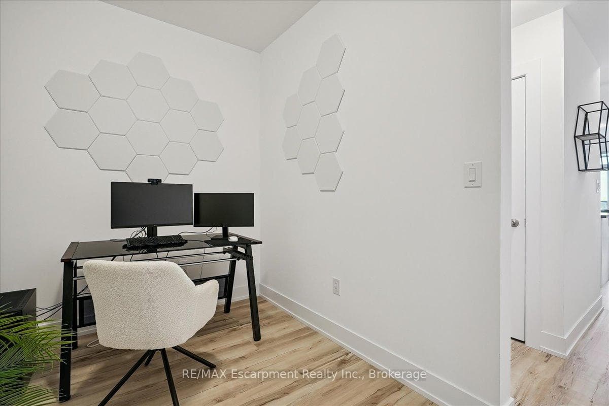450 Dundas Street Unit 1101 photo 20