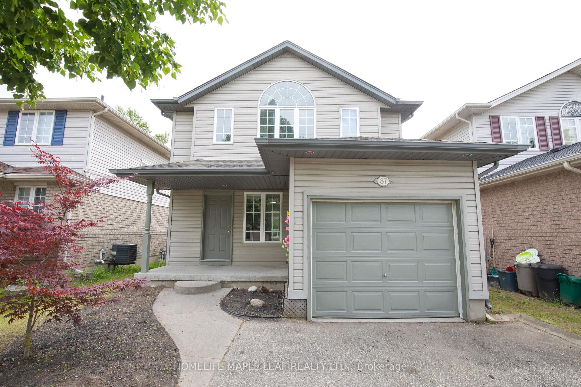 87 Wood Grove Crescent photo 2