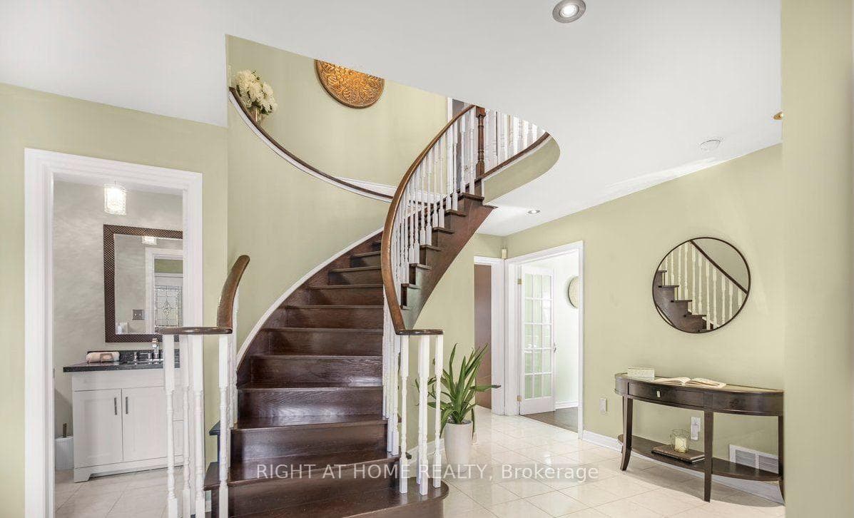 27 Ringwood Drive photo 3