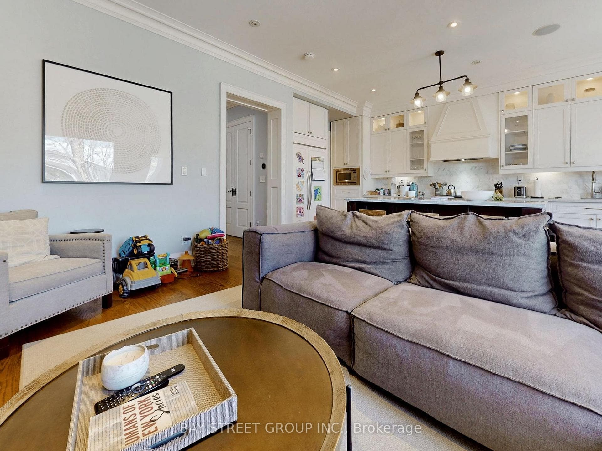 74 Vanderhoof Avenue photo 6