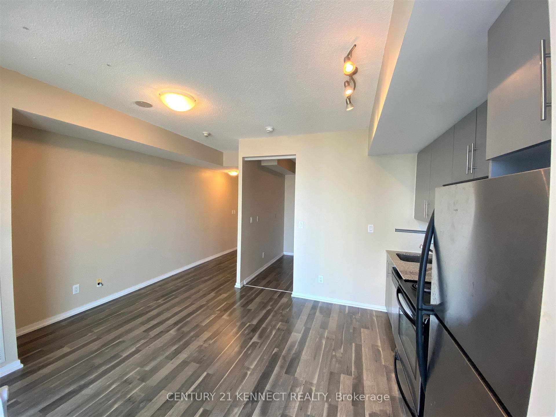 55 Bremner Boulevard Unit 1906 photo 9