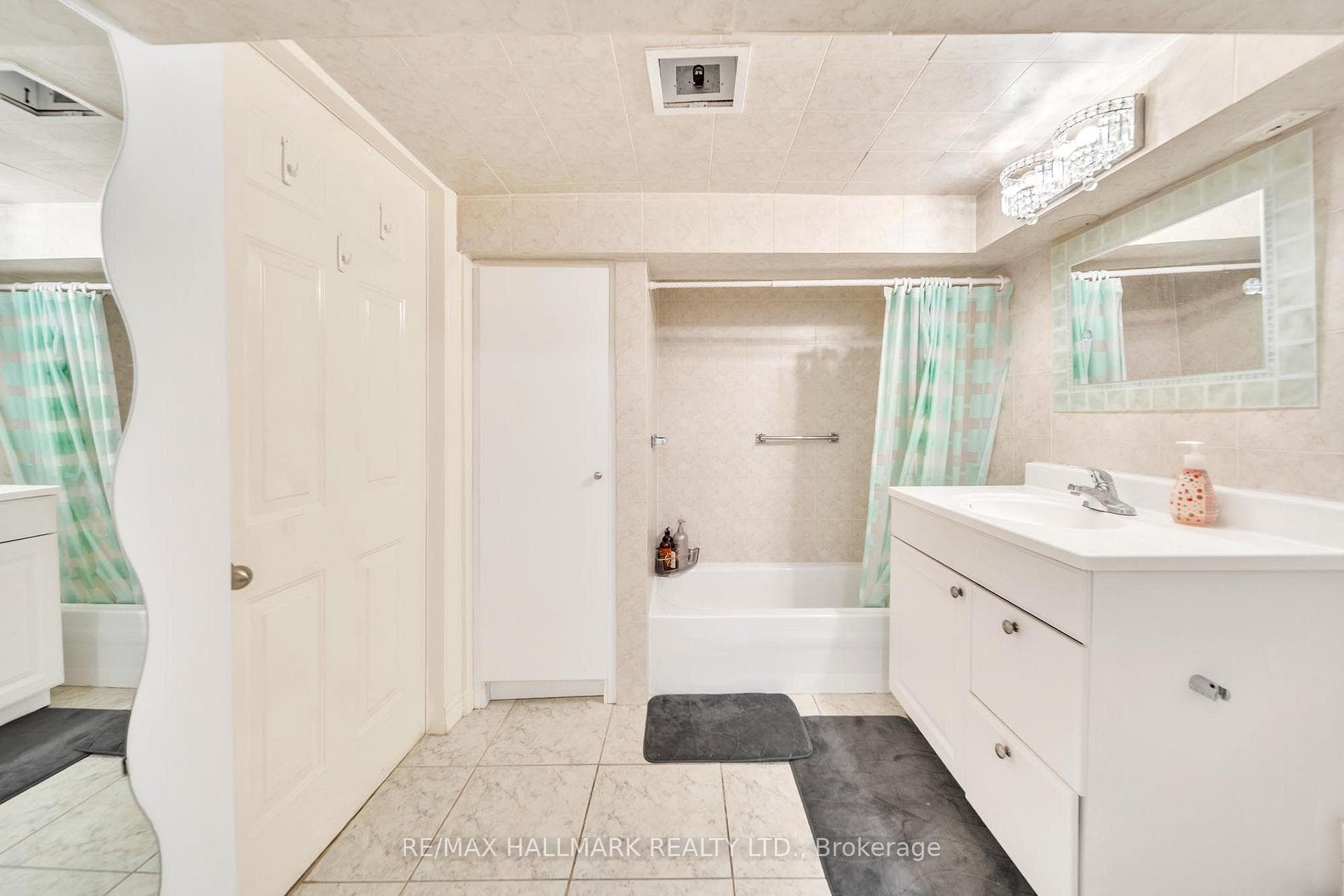 58 Alexis Road photo 41