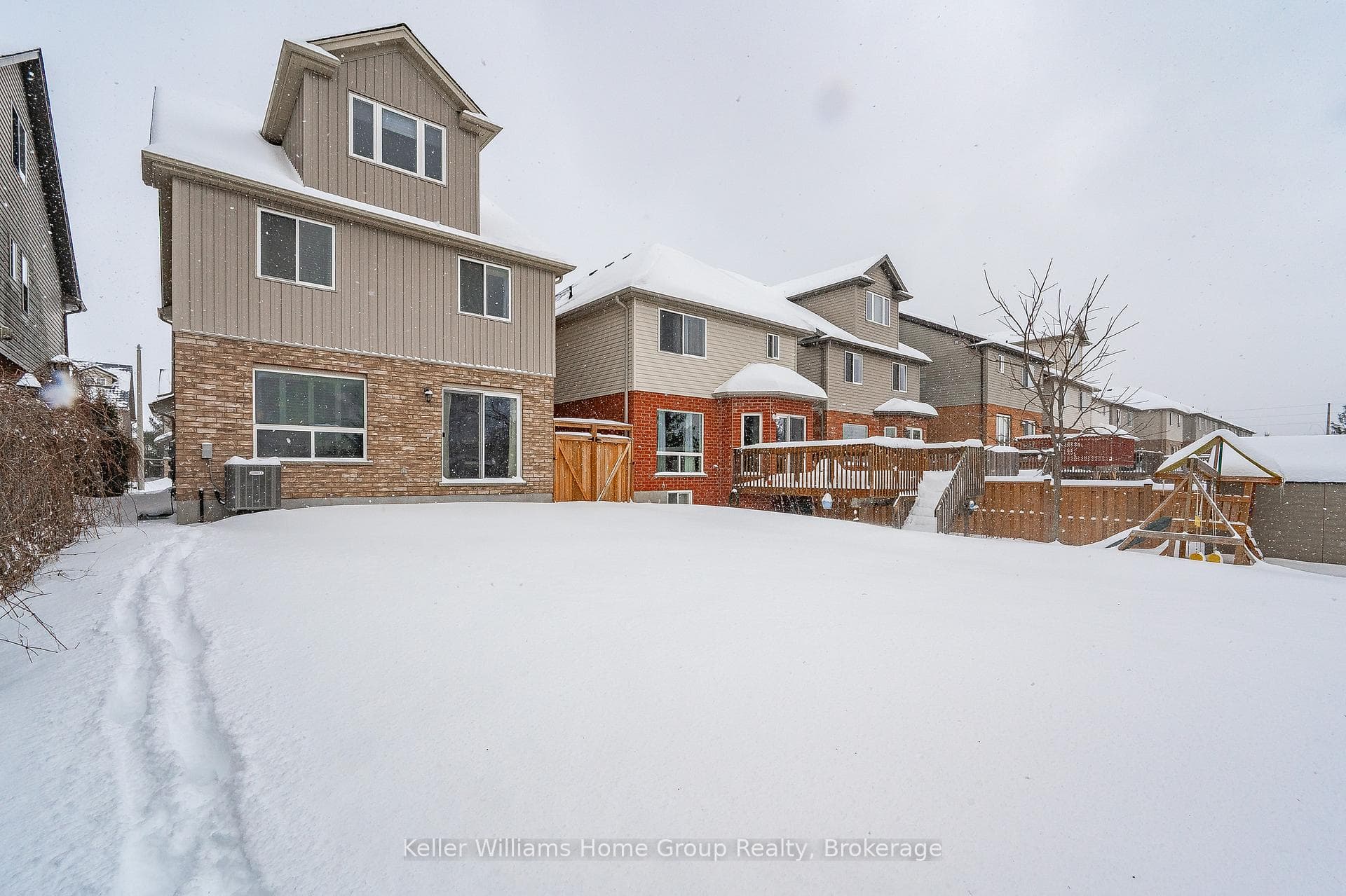 9 Wilkie Crescent photo 28