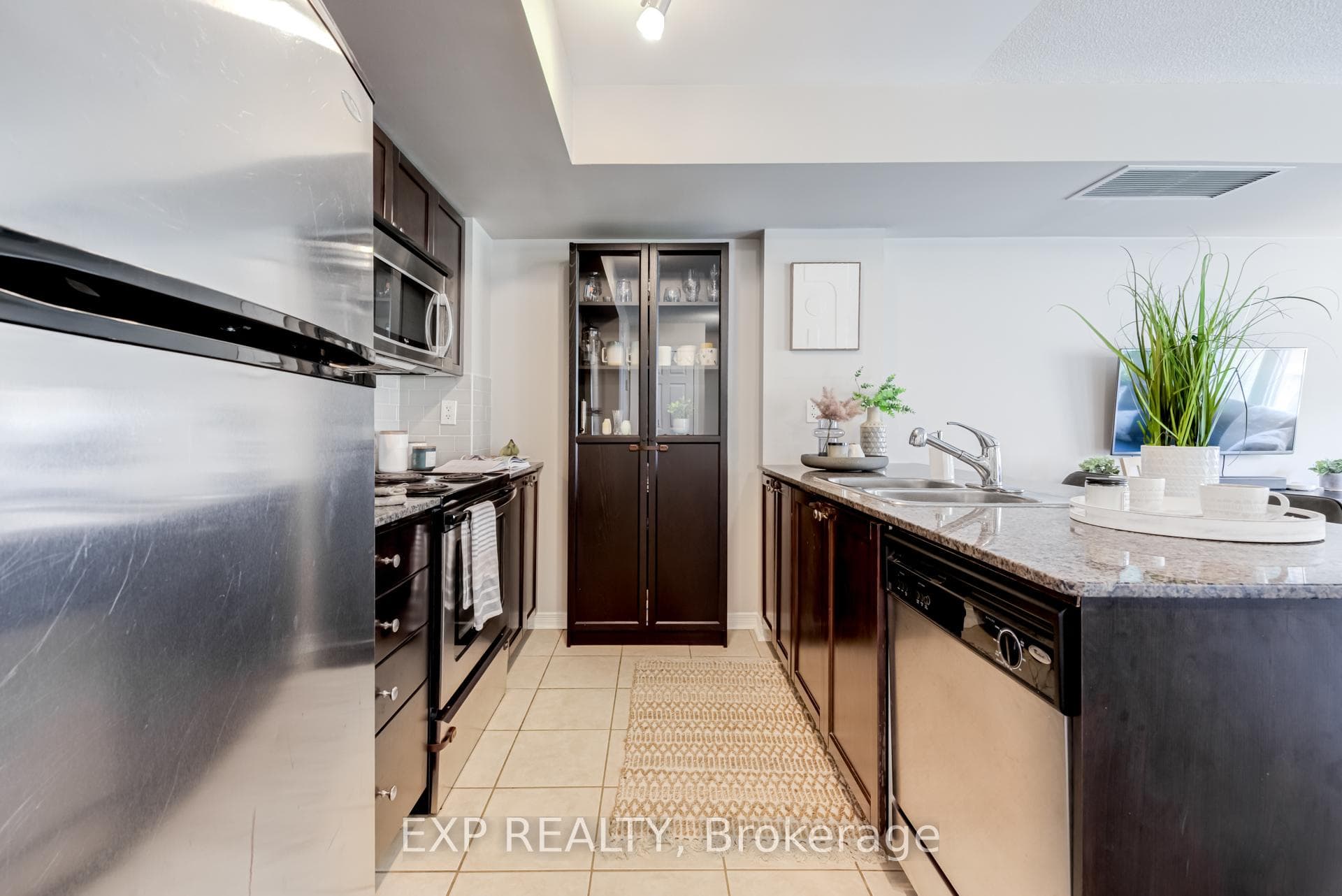 20 Foundry Avenue Unit 212 photo 11