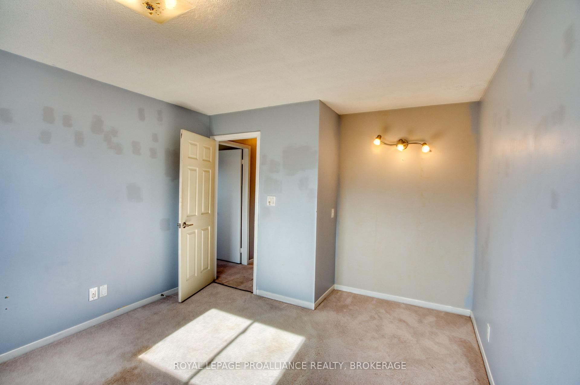 937 Killarney Crescent photo 48